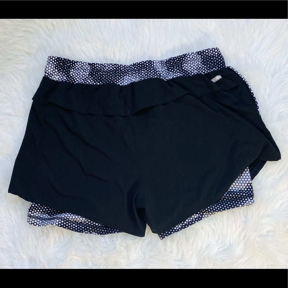 Active Wear Shorts
Danskin Now 
Workout Shorts
Sz Small
Like New